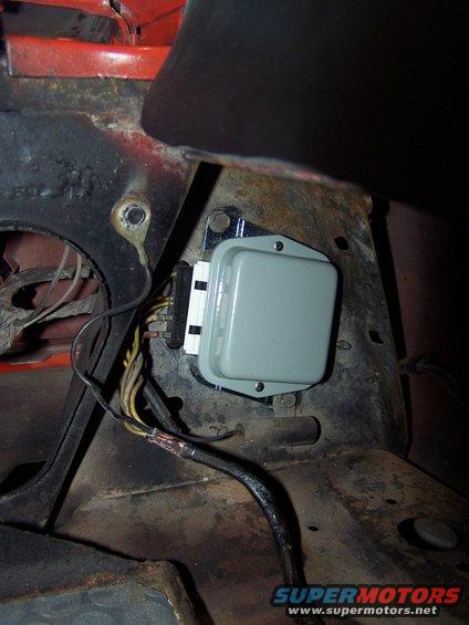 100_2631.jpg I replaced the voltage regulator too, while I was replacing the alternator