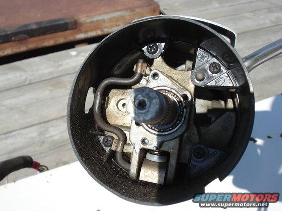 Steering column tilt mechanism interior