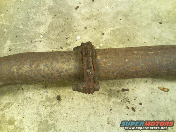 0513091228.jpg I'll get that pipe off!