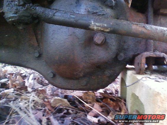 Differential housing and suspension parts on a vehicle