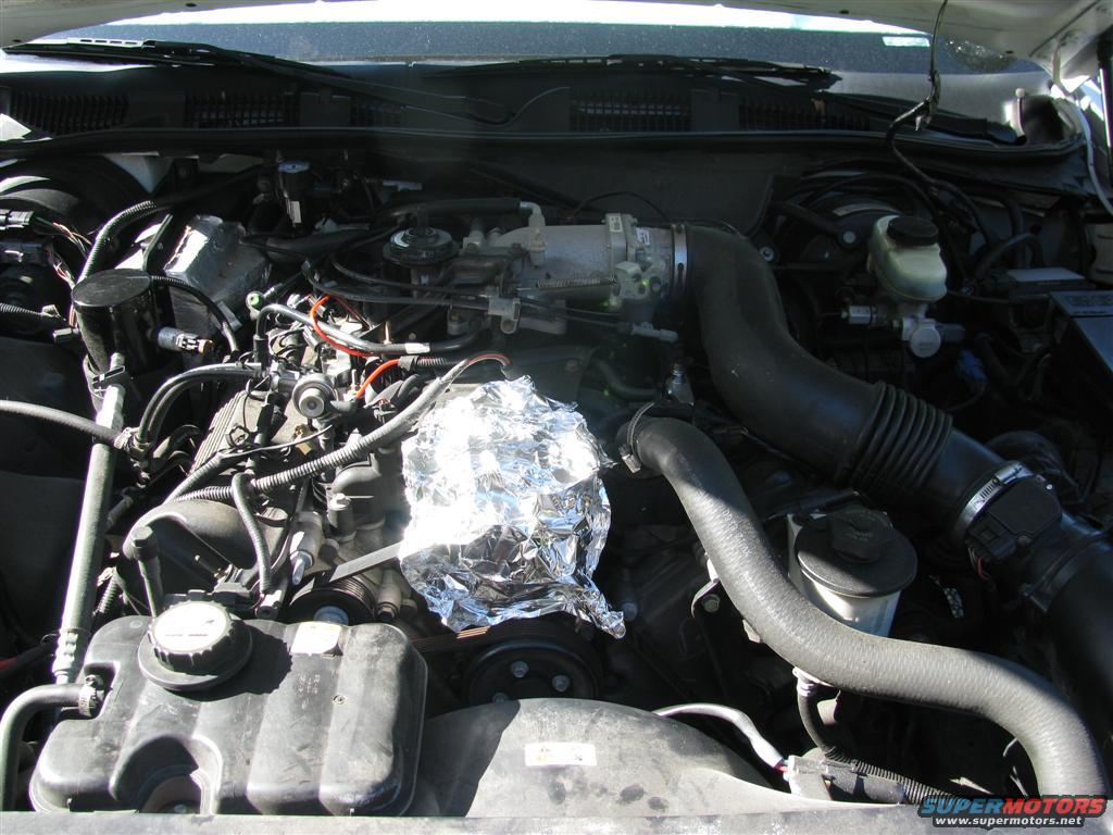 2001 Ford Crown Victoria photo