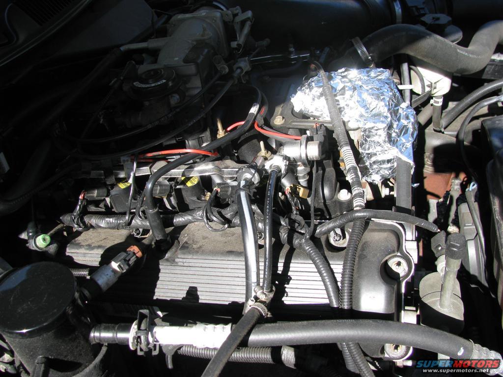 2001 Ford Crown Victoria photo
