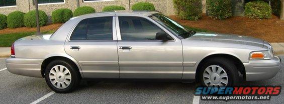 Silver 2006 Ford Crown Victoria sedan, side view