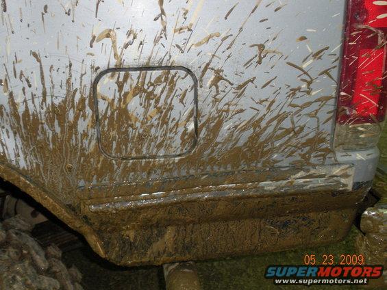 cedar-ln_052309_320.jpg a pretty pic of the mud an Tony's 4-runner,
proof that he went....