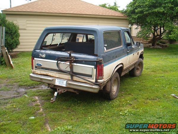 bronco-7.jpg first thing i did after getting her home was take a pic, the second was pull the roof off