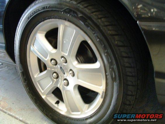 2004 Ford Crown Victoria LX Sport-Nexen N5000 Tires 235/55/17