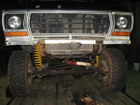 1978 Ford Bronco front grille and suspension with yellow springs