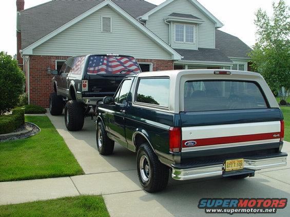 Parked behind my 01 eXcursion!