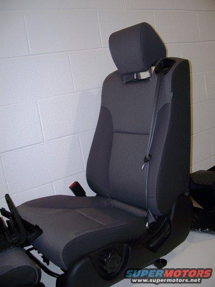 seats-002.jpg 