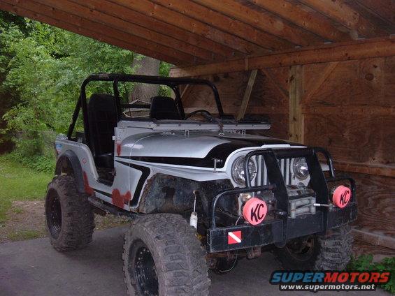 1976 Jeep CJ5 with KC lights and roll cage
