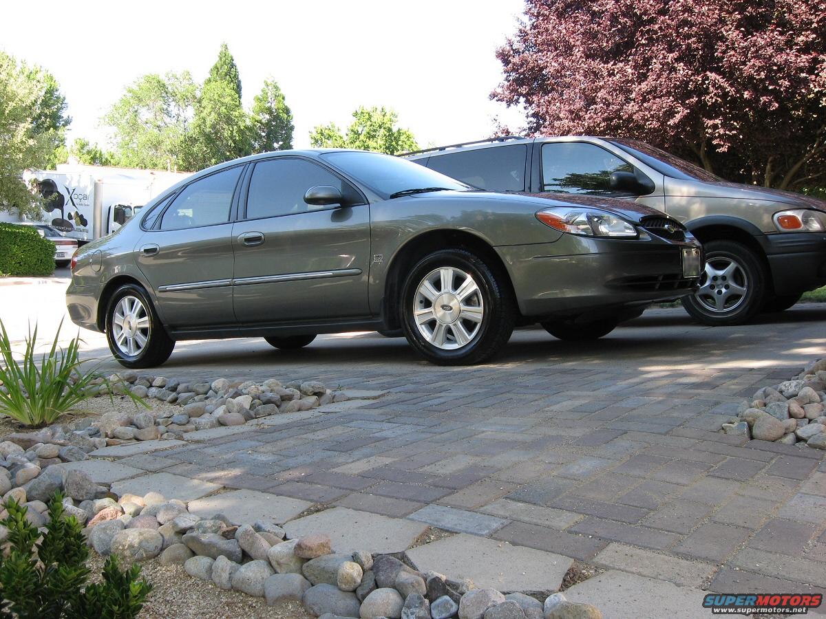 2003 Ford Taurus