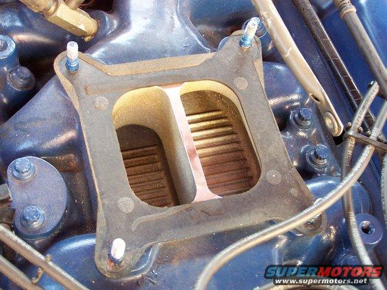 100_2903.jpg Edelbrock "Performer 2V" dual-plane intake manifold