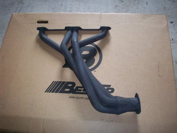Black exhaust manifold on Bestop box
