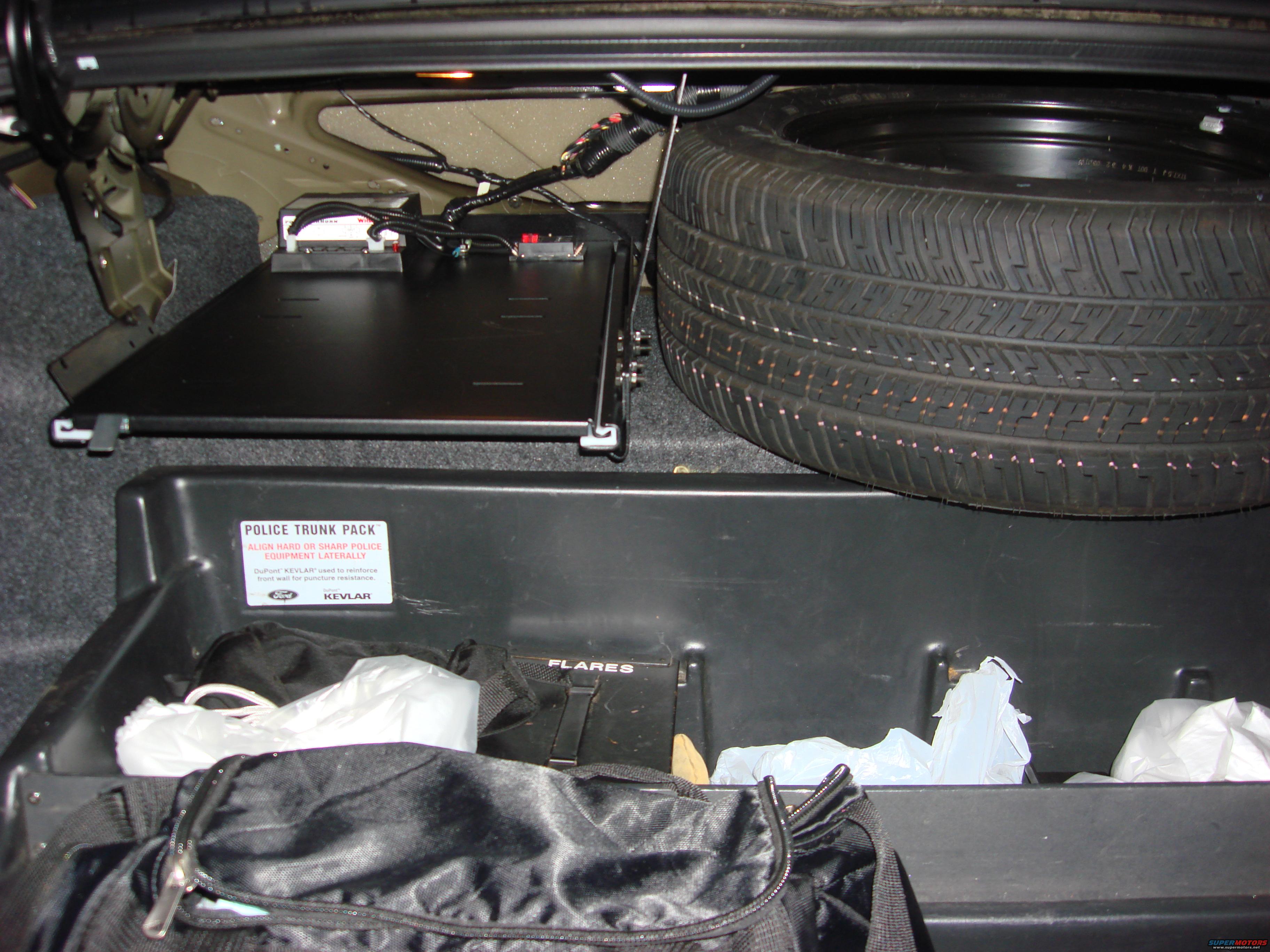 2006 Ford Crown Victoria photo