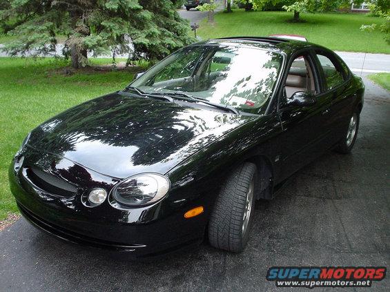 dsc00264.jpg This is my baby...99' Taurus SE with my SHO front bumper.