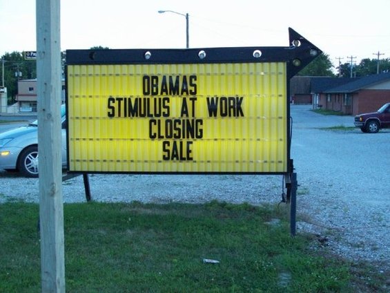 obamasstimulusmactown.jpg Mac Town closing sale in Macon, MO.