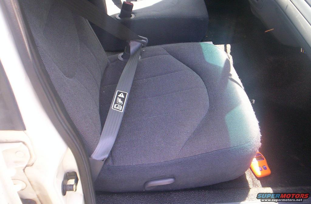 2001 Ford Crown Victoria photo