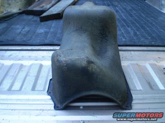 Cast iron oil pan with mounting flange