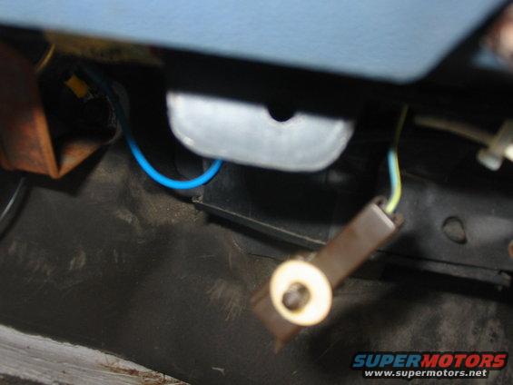 img_1325.jpg ABS test connector located under right hand side of the glove box.