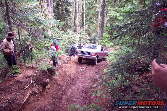 dcp_0064.jpg Tough Hill on Naches Trail (Kaner Flats - WA).  Notice the root ball stiking out of the bank (bottom left).