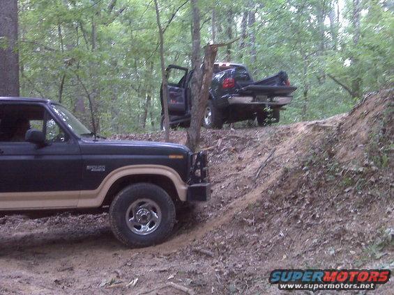 09082349frontup.jpg I came back to that tight turn from the other side & made it into the bottom of the ravine again.