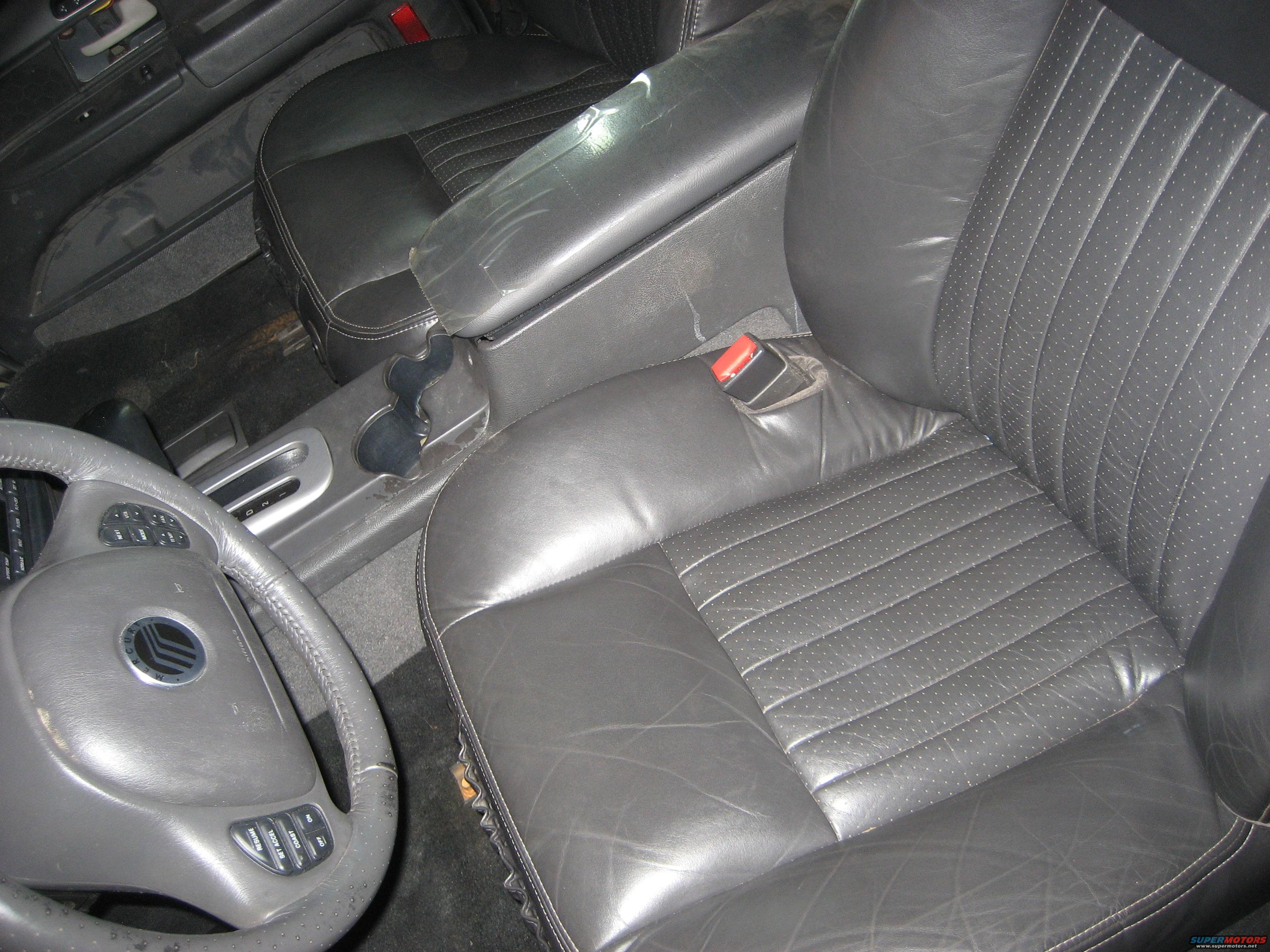 1999 Ford Crown Victoria photo