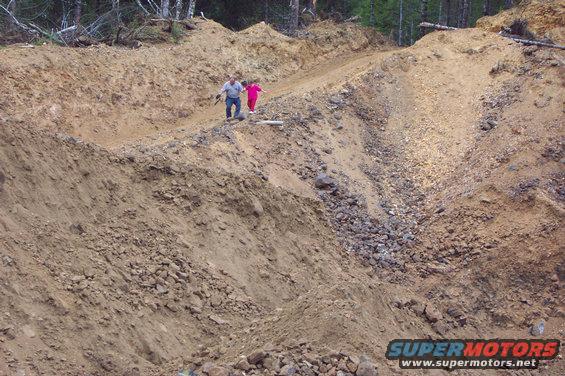 dcp_0051.jpg Steve and Katlyn making there way down in Biped Drive.  They bound themselves together with the 

upper extremities for team work so if one falls they both fall.