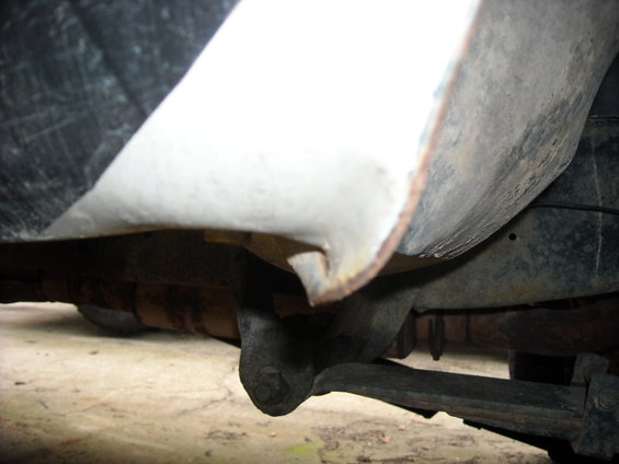 1979 Ford F-150 leaf spring and exhaust pipe