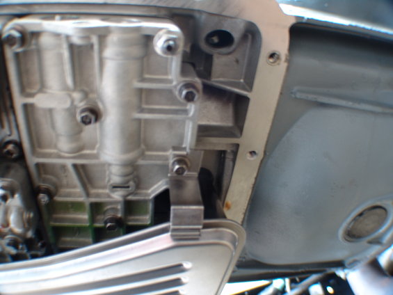 Transmission pan and casing detail
