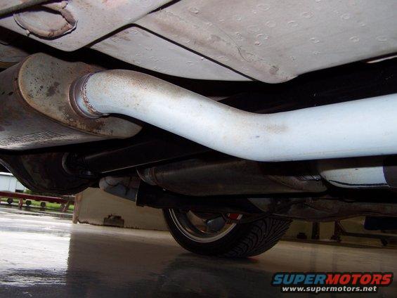 100_3054.jpg custom driveshaft installed; 3.5" cro-moly steel with 1330 u-joints, then balanced.