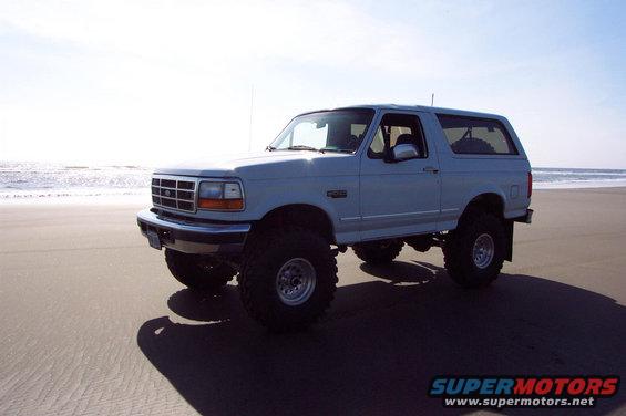 dcp_0132.jpg Parked on the beach at Fort Stevens State Park. <br>(5/12/2002)