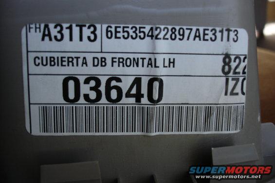 Part label with text 'CUBIERTA DB FRONTAL LH' and numbers '03640', '822', 'IZC'