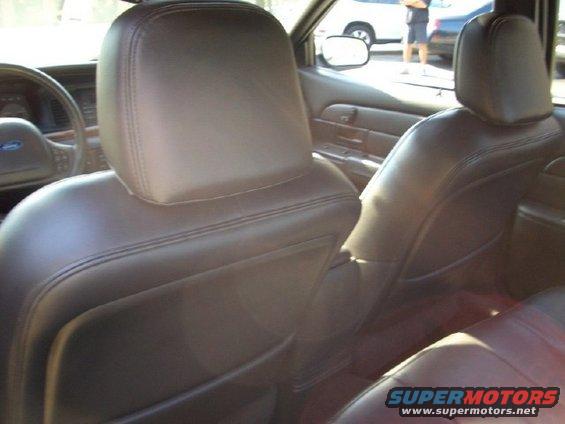 2004 Ford Crown Victoria LX Sport (stock)