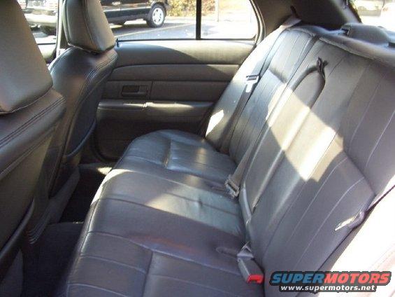 2004 Ford Crown Victoria LX Sport (stock)
