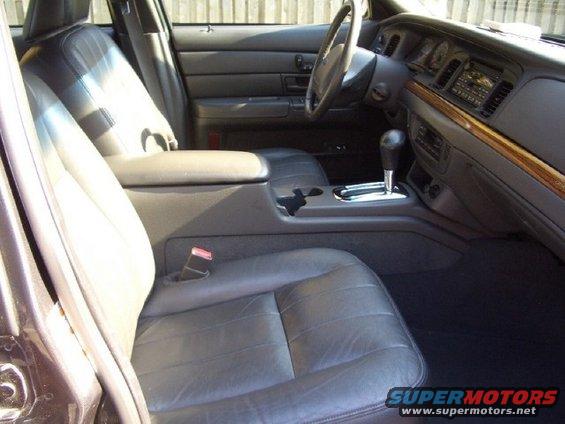 2004 Ford Crown Victoria LX Sport (stock)