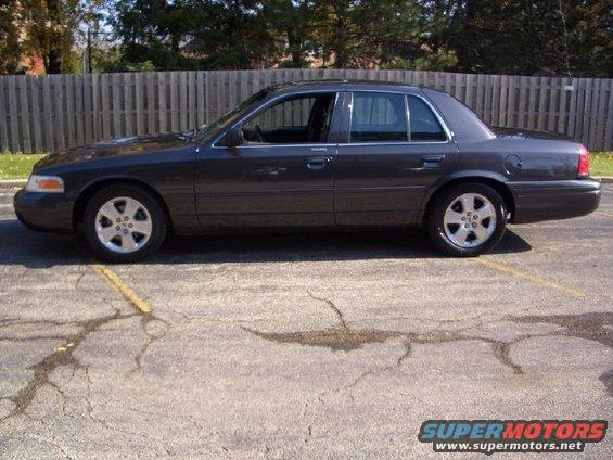 37.jpg 2004 Ford Crown Victoria LX Sport (stock)