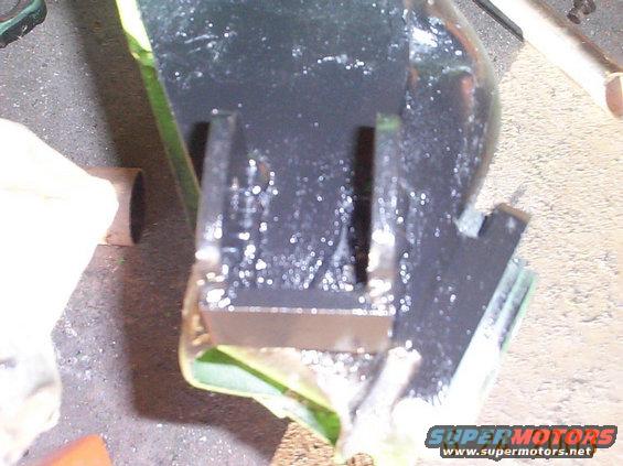 bottom_shock_mount.jpg Bottom shock mount