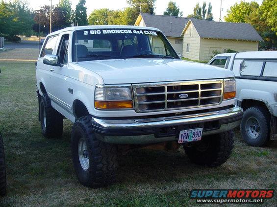 gmdr_01.jpg My New 2 Big Broncos 4x4 Club Windshield Sticker.<br>(8/10/2002)<br>(By Tim Crase)