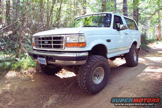 dcp_0182.jpg Moderate Suspension Articulation (Left).<br>(8/18/2002)