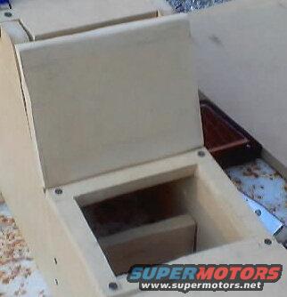 console_tray_cutout_03.jpg 