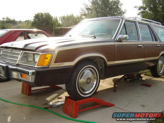 84-ford-ltd-sw..-005.jpg 