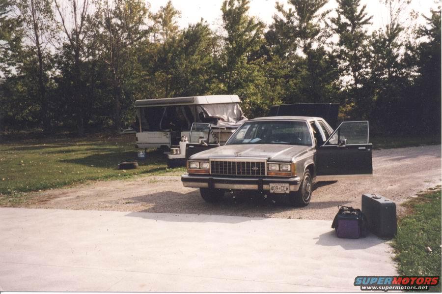 2003 Ford Crown Victoria photo