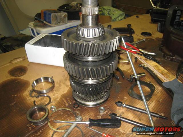 will--molly-027.jpg NV4500 trans, Output shaft.