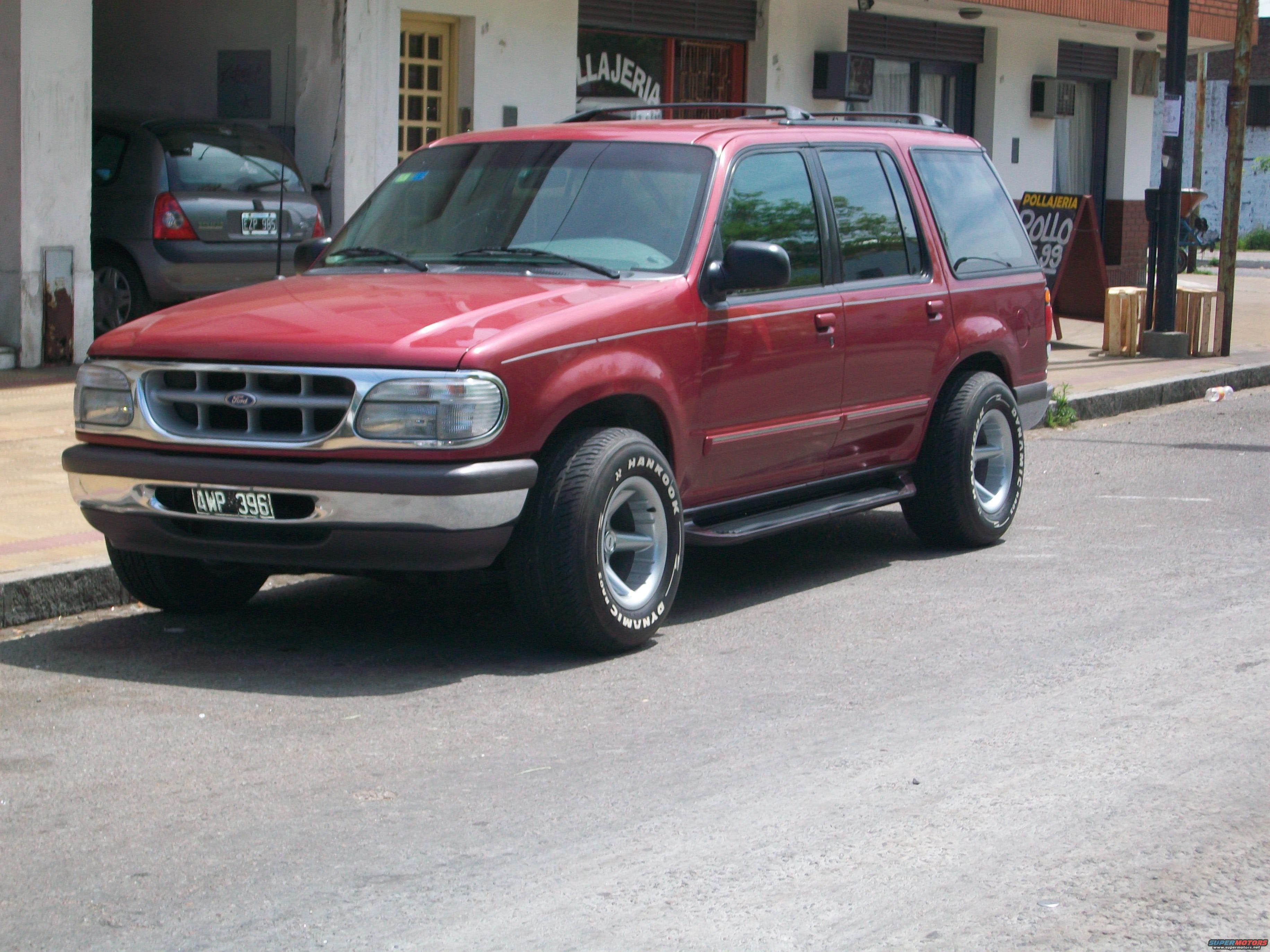 1996 Ford Explorer photo