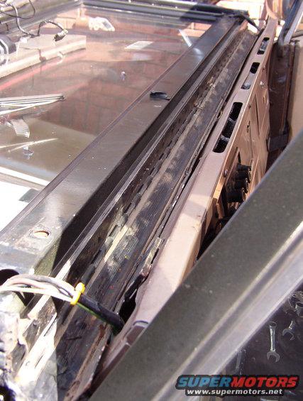 ws15.jpg There's a lot of dirt on the lower hinge plate, but the real problem is between that plate & the top of the firewall.