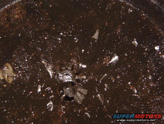 15debris.jpg What a mess...

I had guessed it was a side gear that shattered, based on the noise it made.  I'm seriously considering Lincoln-locking this thing.