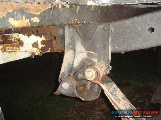 stuck-shackle-001.jpg 