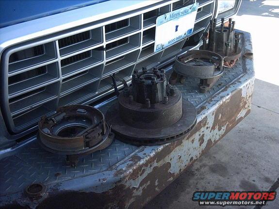 3096478_4_full.jpg Here are the parts off the 99 E350 D60.