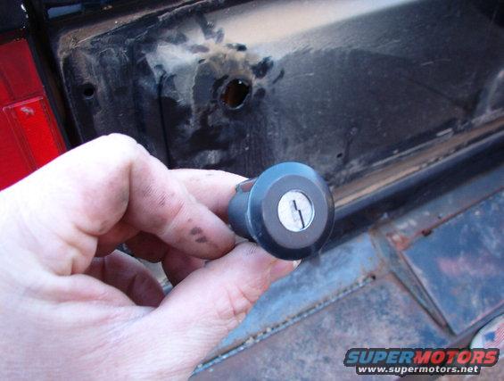 tglockcylbk.jpg 7 years after swapping this tailgate on, I finally got the lock cylinder keyed, and I had a black bezel installed (not that much of it will be visible).