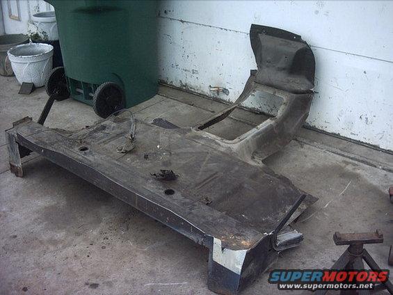 3096478_28_full.jpg 7-06-08: Here's the section of the 78 floor that I will be installing in the 54 cab.